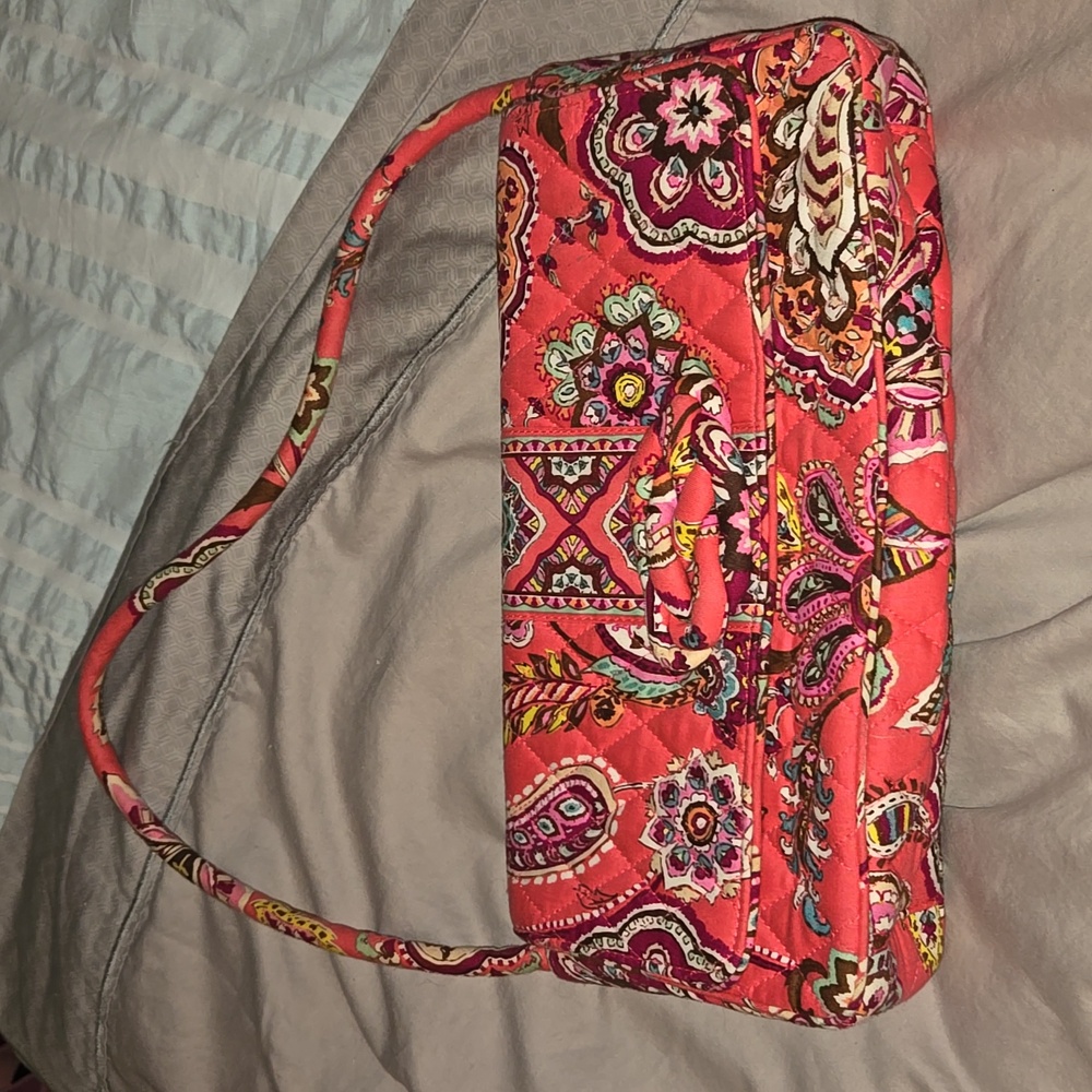 Vera Bradley Knot, just a cluth in call me Coral EUC NO CALL OUTS